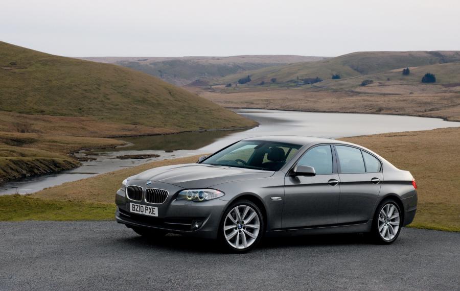  BMW 520d Saloon 2010 года  (фото 6 из 9)